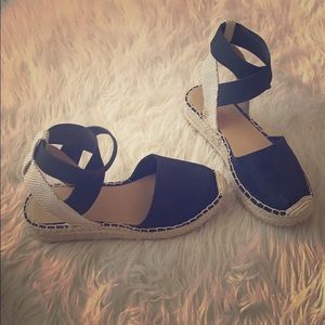 Soda sandals